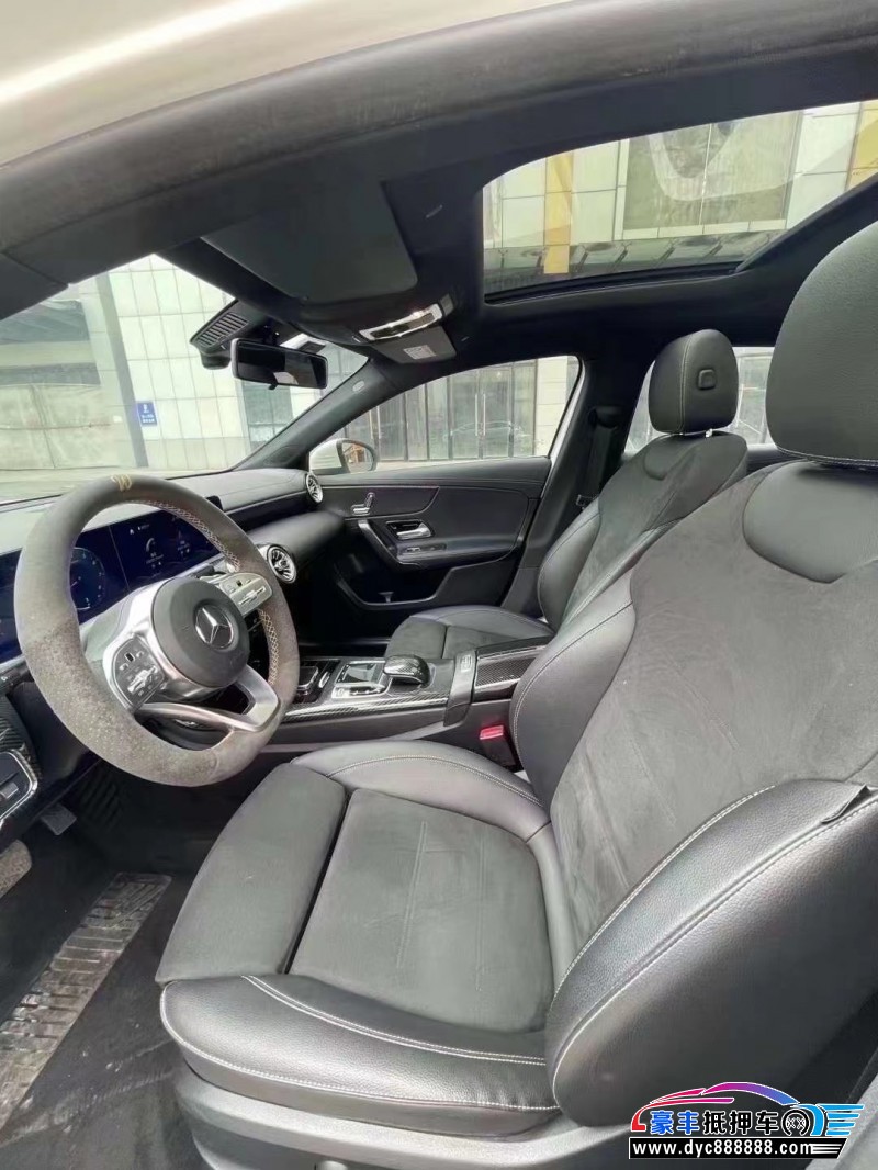 19年奔驰A轿车抵押车出售