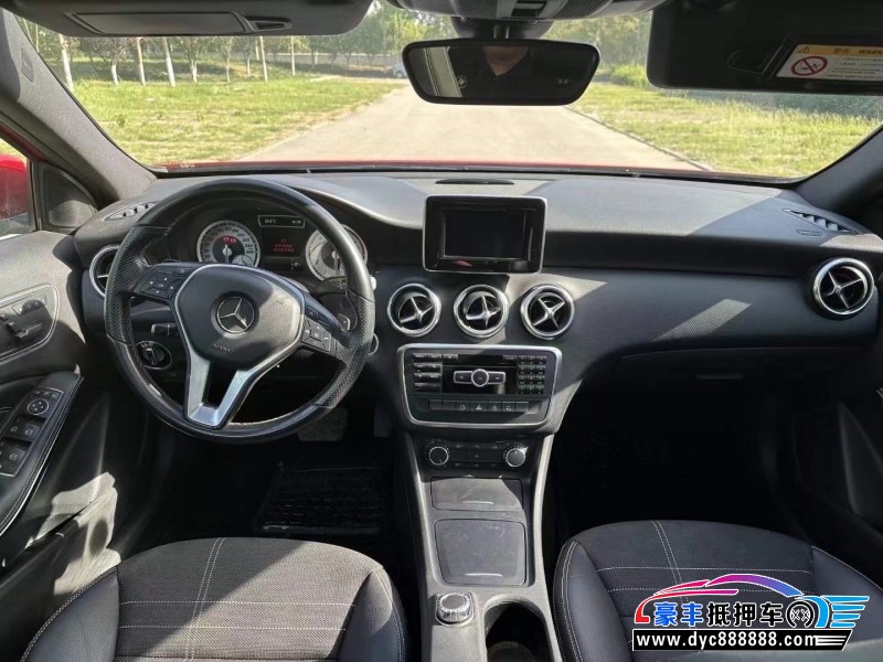 15年奔驰A轿车抵押车出售