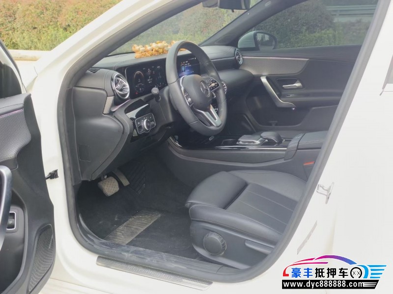 20年奔驰A轿车抵押车出售