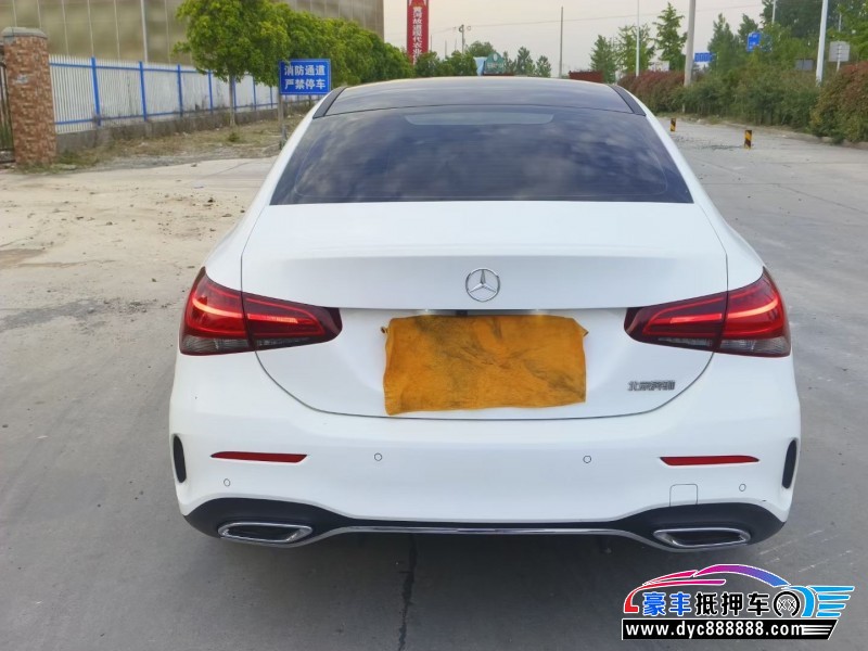 20年奔驰A轿车抵押车出售