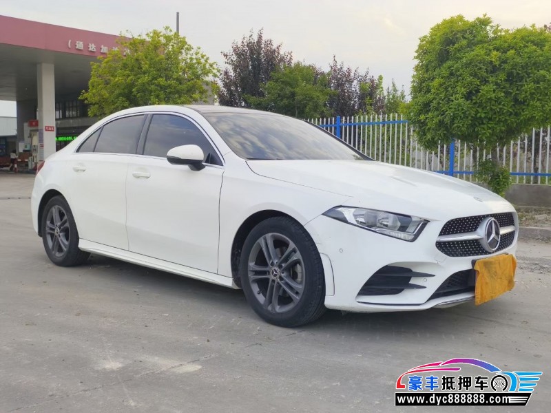 20年奔驰A轿车抵押车出售