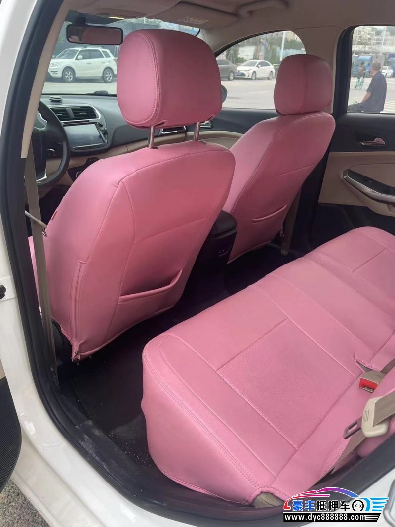 15年福特福睿斯轿车抵押车出售