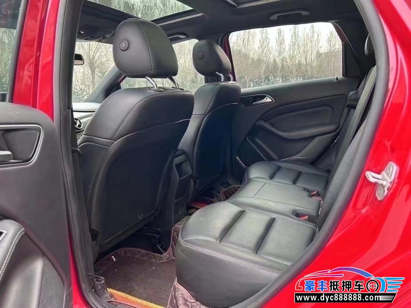 14年奔驰B轿车抵押车出售