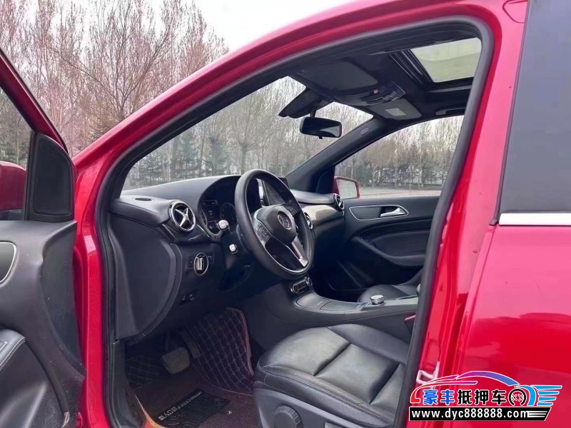 14年奔驰B轿车抵押车出售