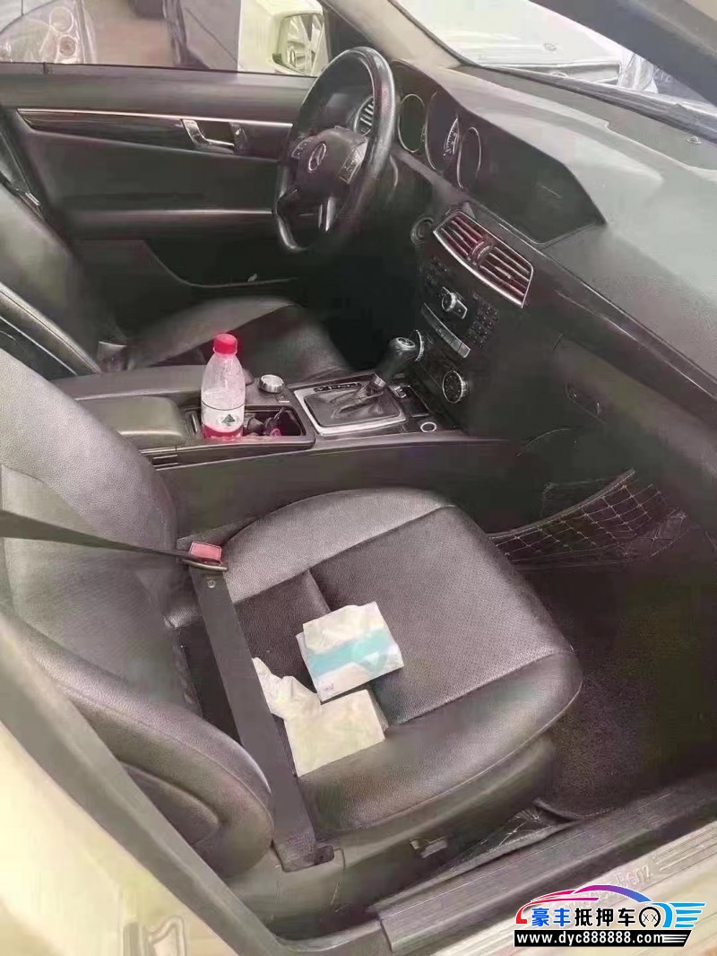 13年奔驰C轿车抵押车出售