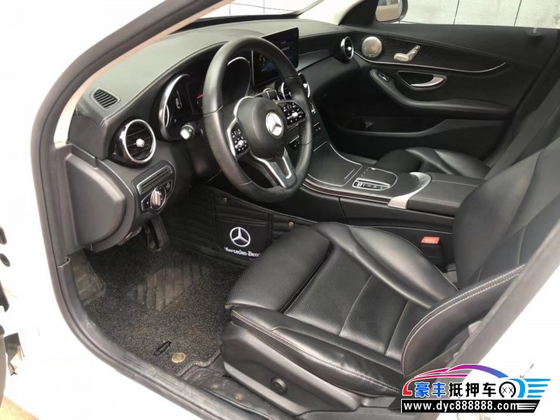 19年奔驰C轿车抵押车出售