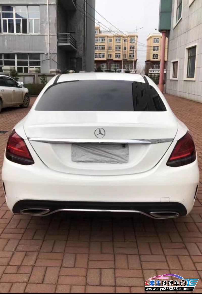 19年奔驰C轿车抵押车出售