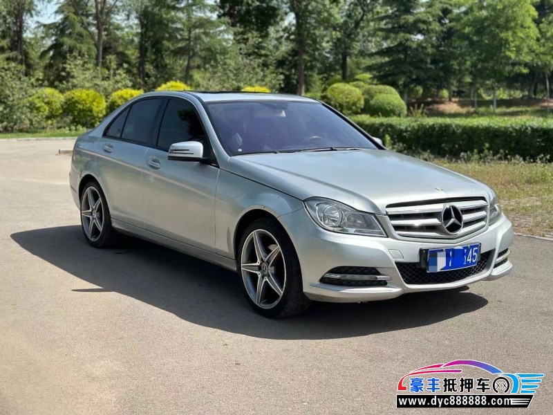 13年奔驰C轿车抵押车出售
