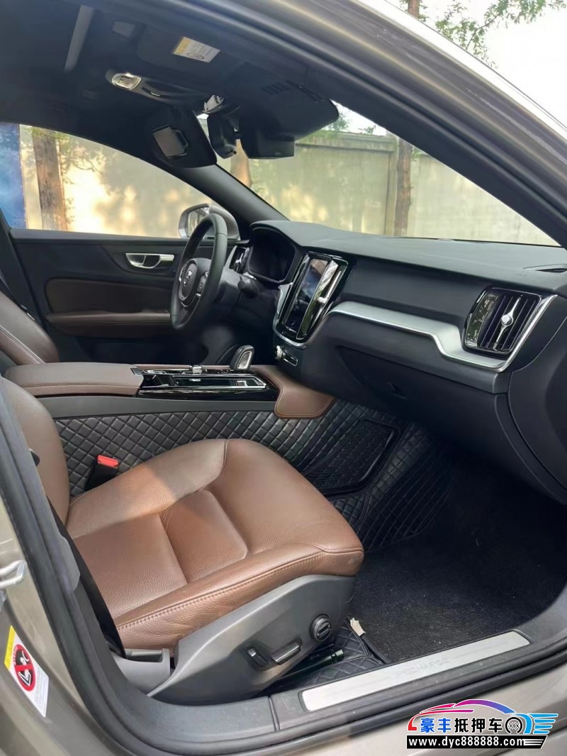 21年沃尔沃S60轿车抵押车出售