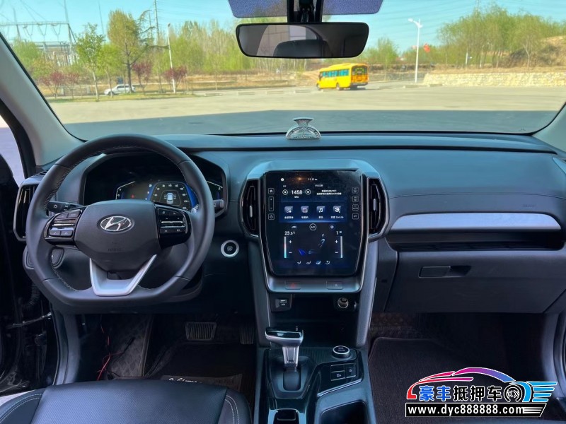 21年现代ix35轿车抵押车出售