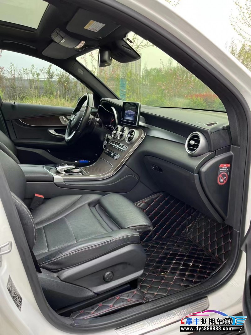 17年奔驰GLC轿车抵押车出售