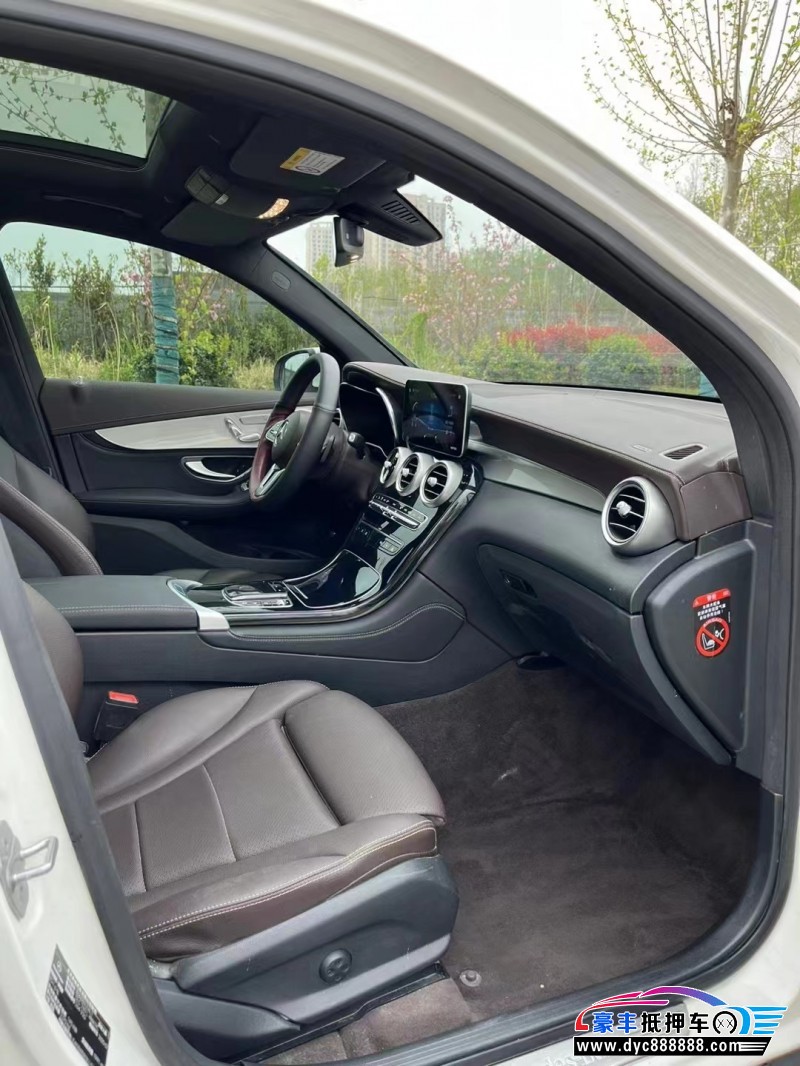 20年奔驰GLC轿车抵押车出售