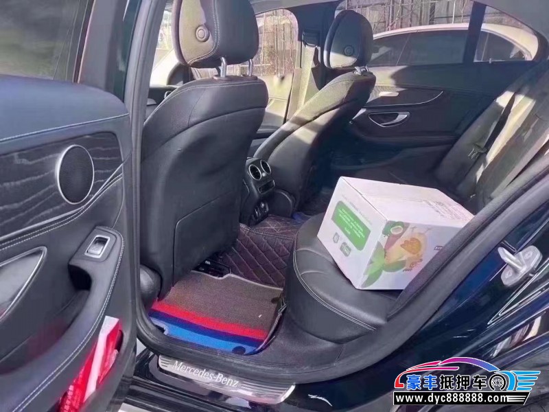 20年奔驰C级轿车抵押车出售