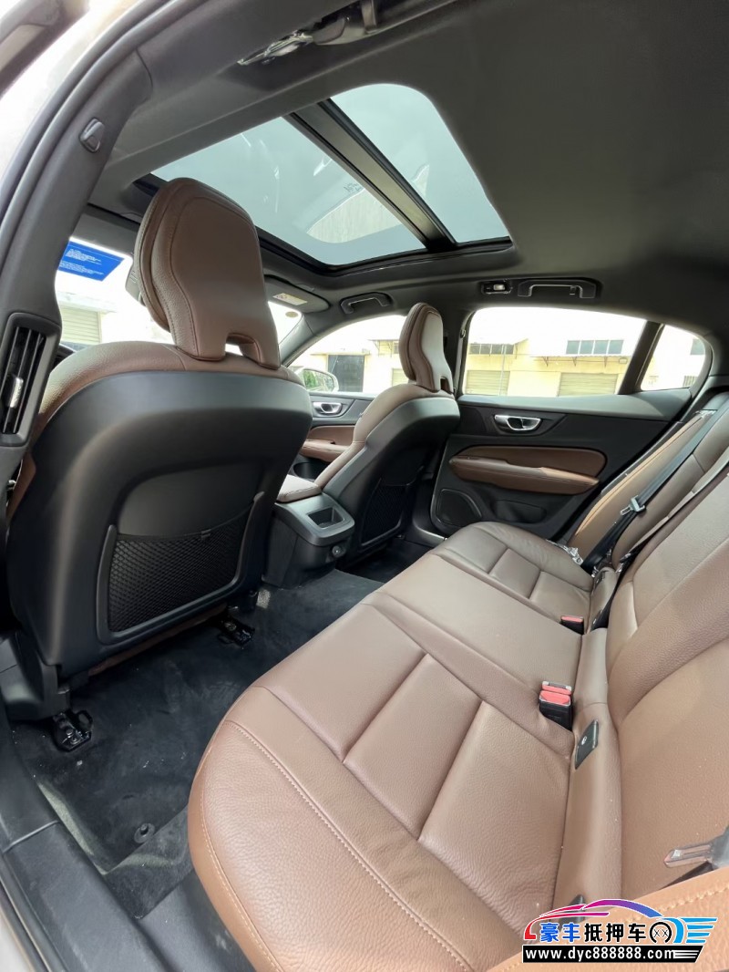 23年沃尔沃S60轿车抵押车出售