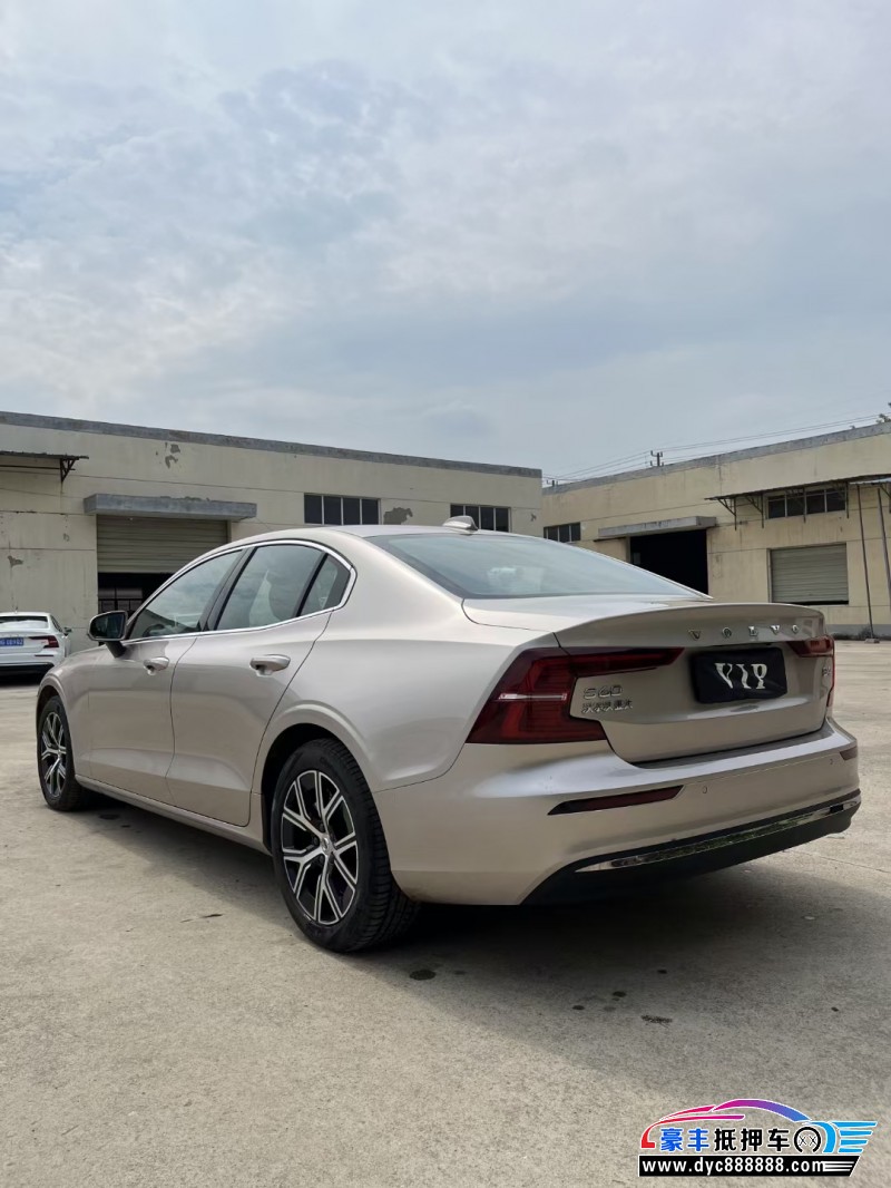 23年沃尔沃S60轿车抵押车出售