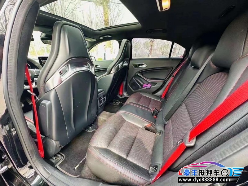 17年奔驰A轿车抵押车出售