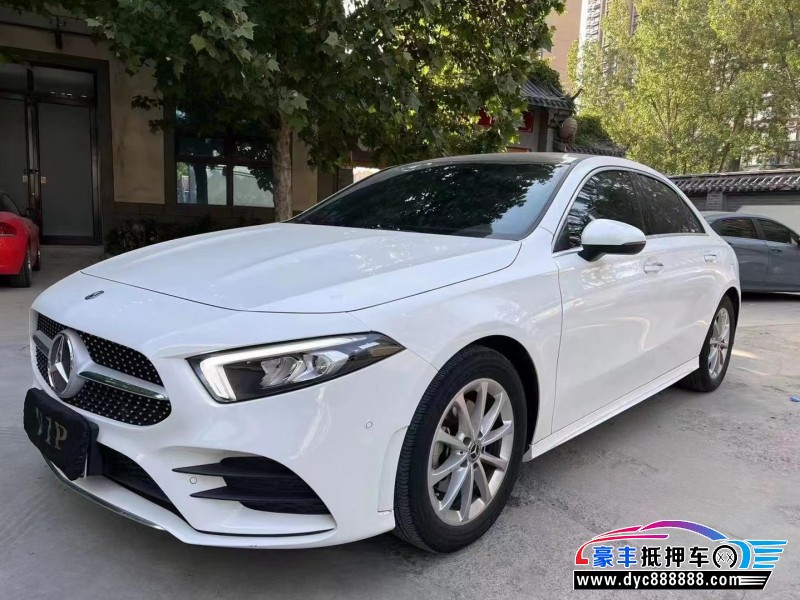 20年奔驰A轿车抵押车出售