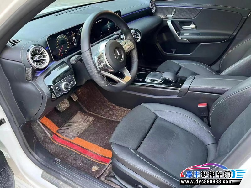 20年奔驰A轿车抵押车出售