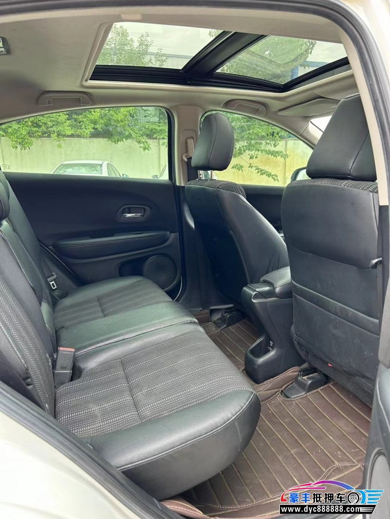 17年本田缤智轿车抵押车出售