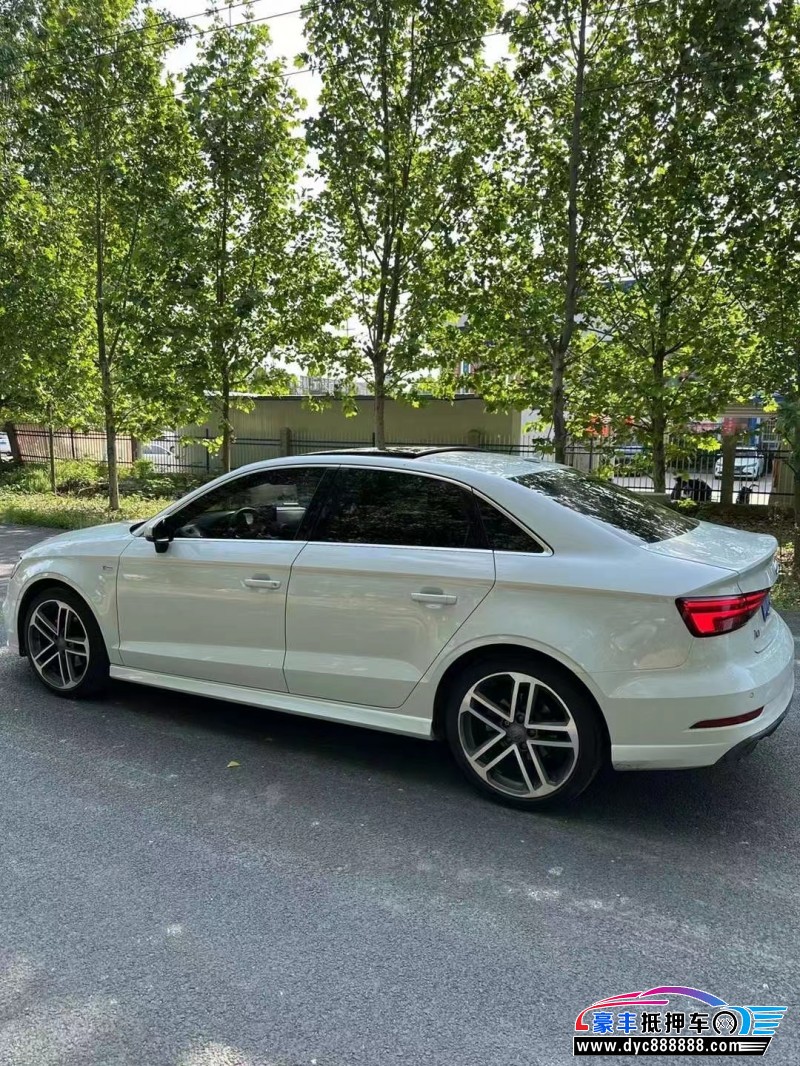 18年奥迪A3轿车抵押车出售