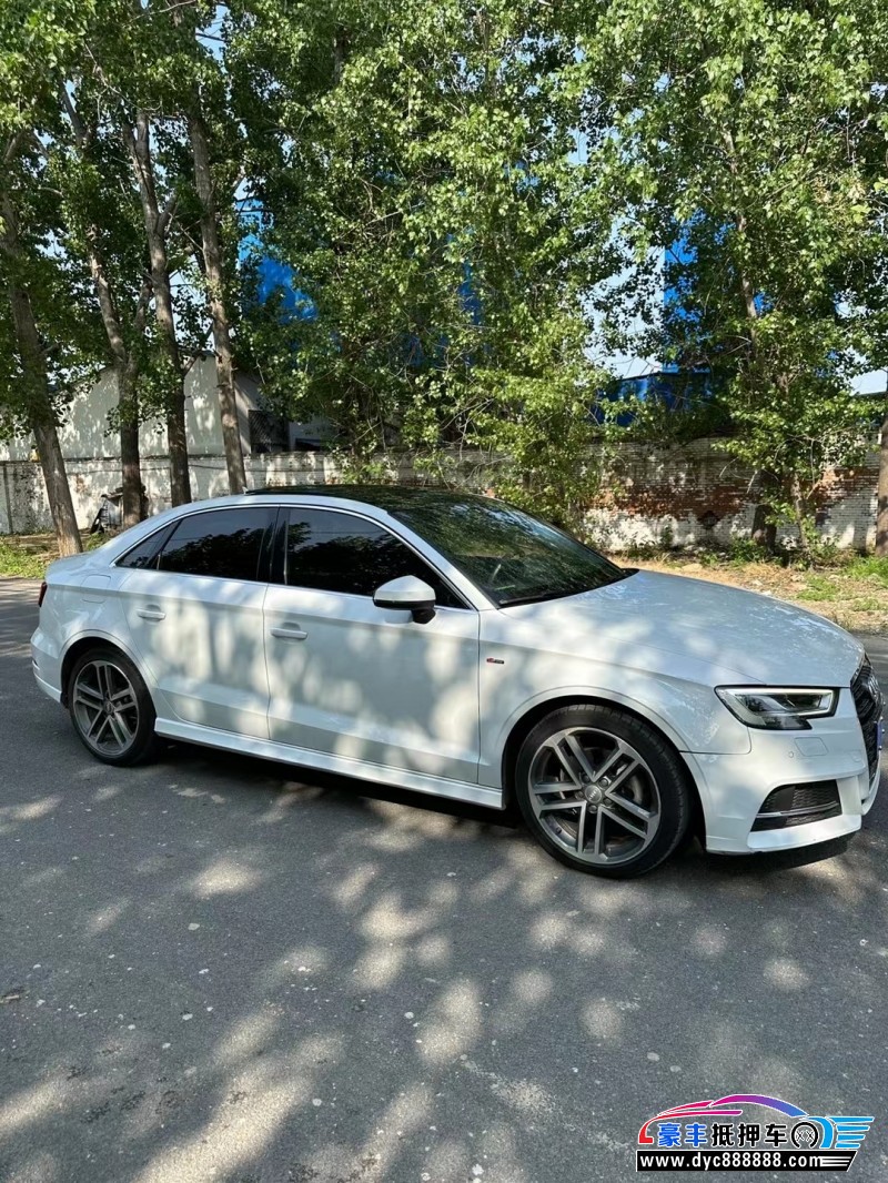 18年奥迪A3轿车抵押车出售
