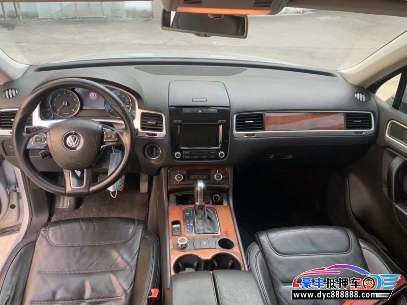 11年大众途锐轿车抵押车出售