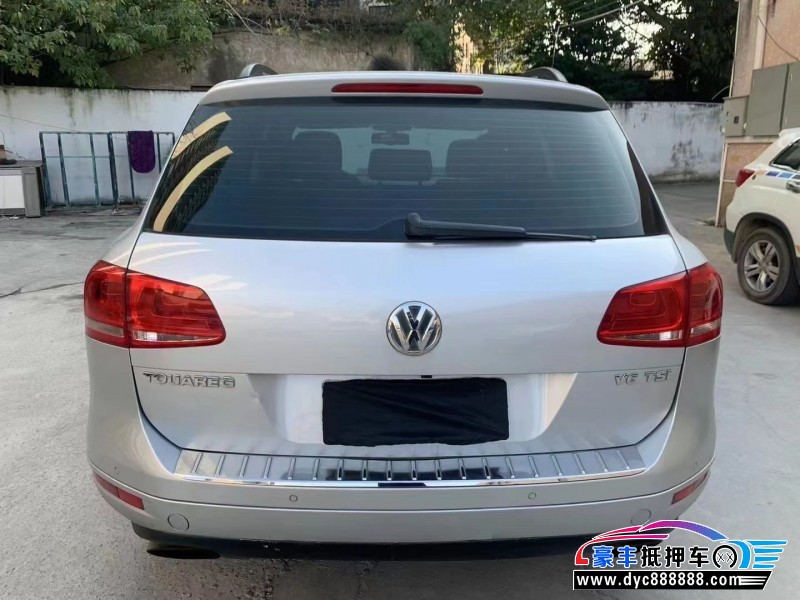 11年大众途锐轿车抵押车出售