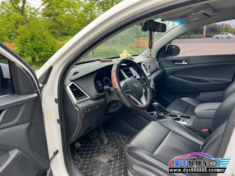 16年现代途胜轿车抵押车出售