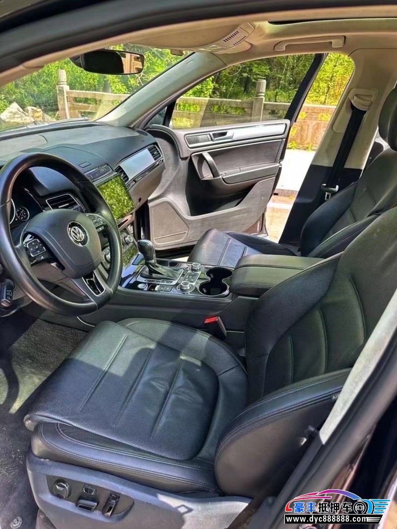 16年大众途锐轿车抵押车出售