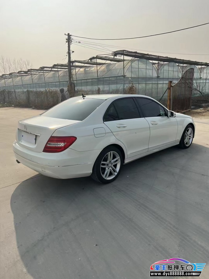 13年奔驰C轿车抵押车出售