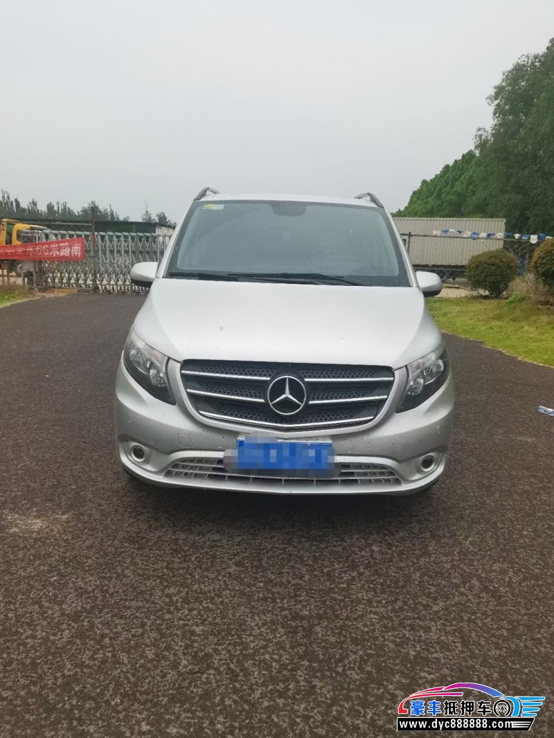 17年奔驰威霆SUV抵押车出售