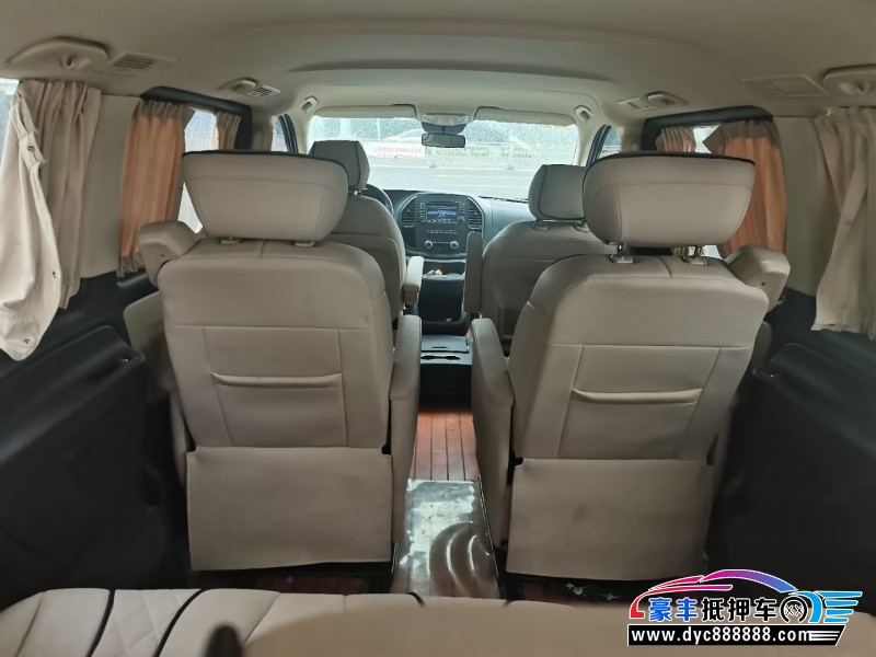 17年奔驰威霆SUV抵押车出售