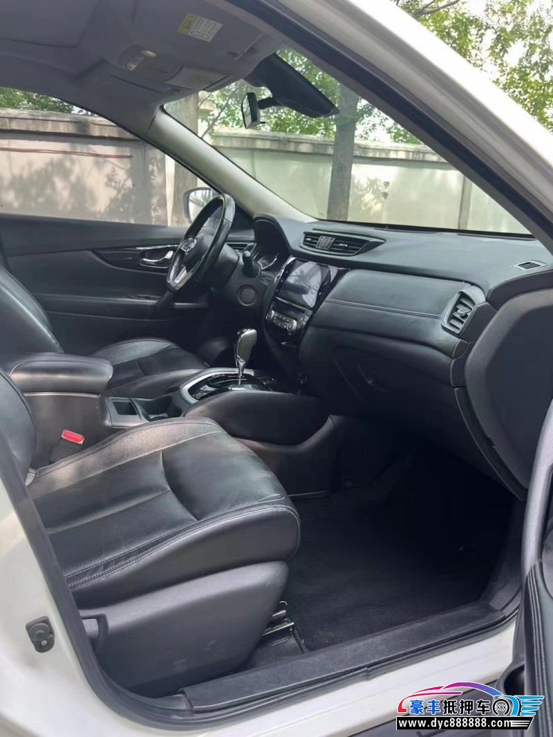 19年日产奇骏轿车抵押车出售