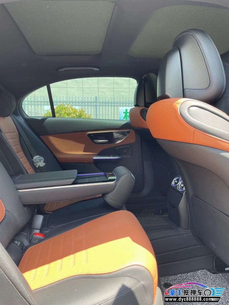 23年奔驰C轿车抵押车出售