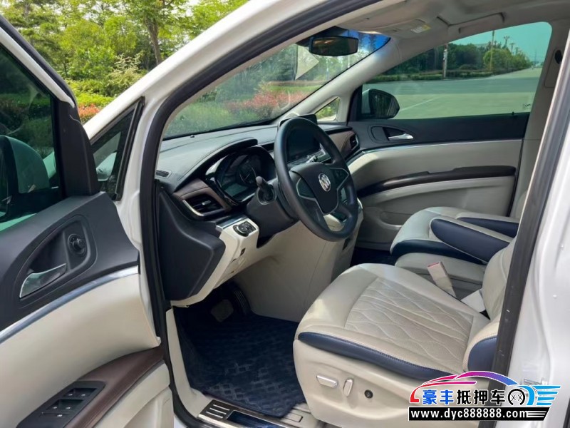 20年别克GL8轿车抵押车出售