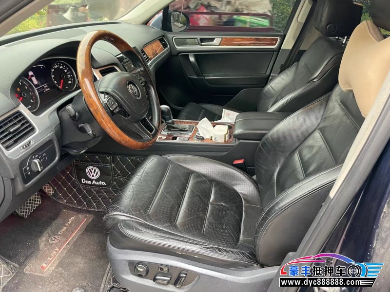 11年大众途锐轿车抵押车出售