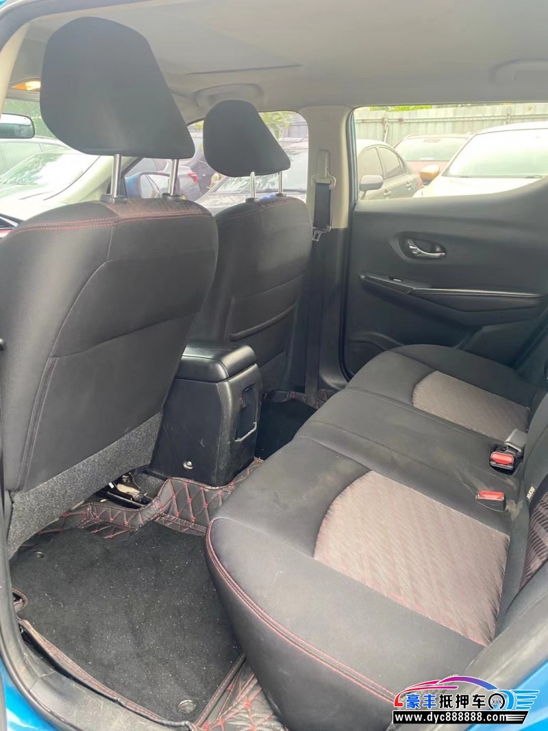 17年日产蓝鸟轿车抵押车出售