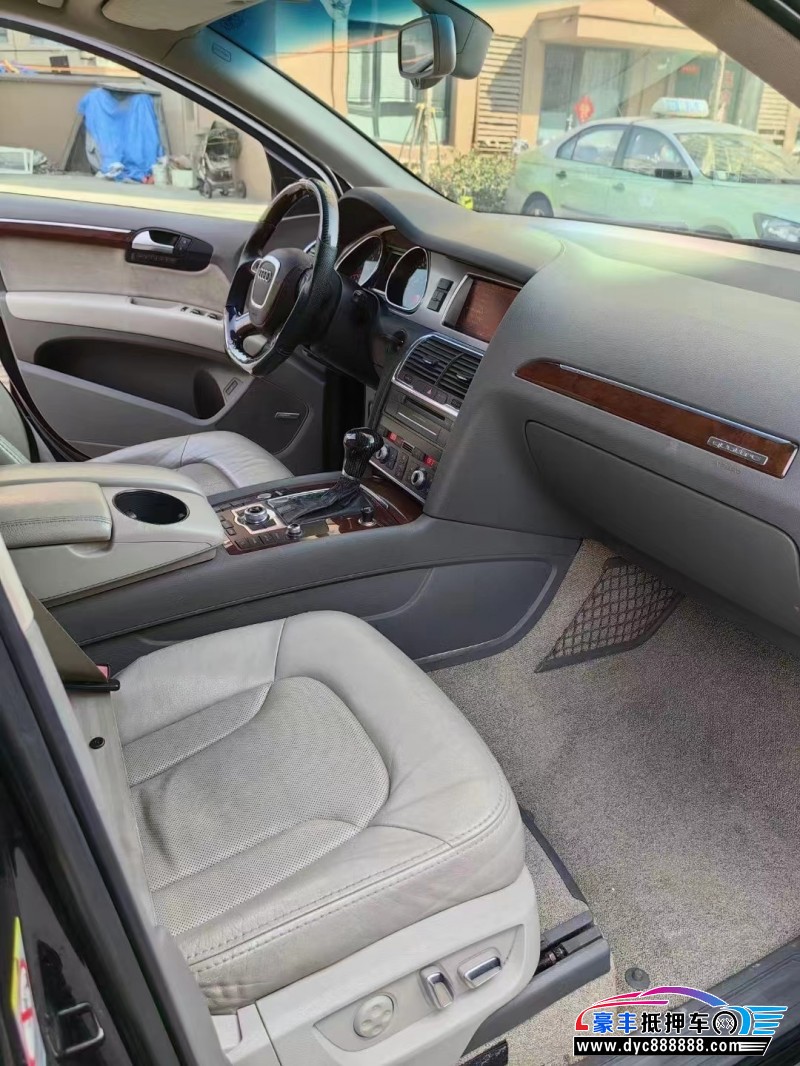 11年奥迪Q7轿车抵押车出售