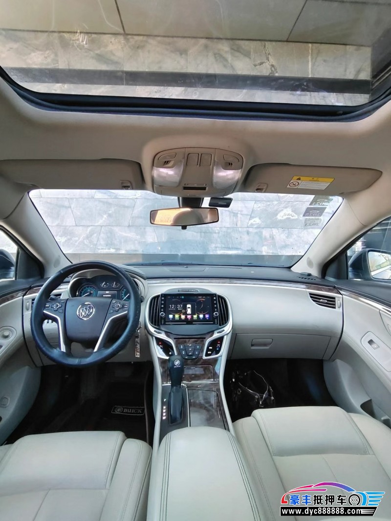 15年别克君越轿车抵押车出售