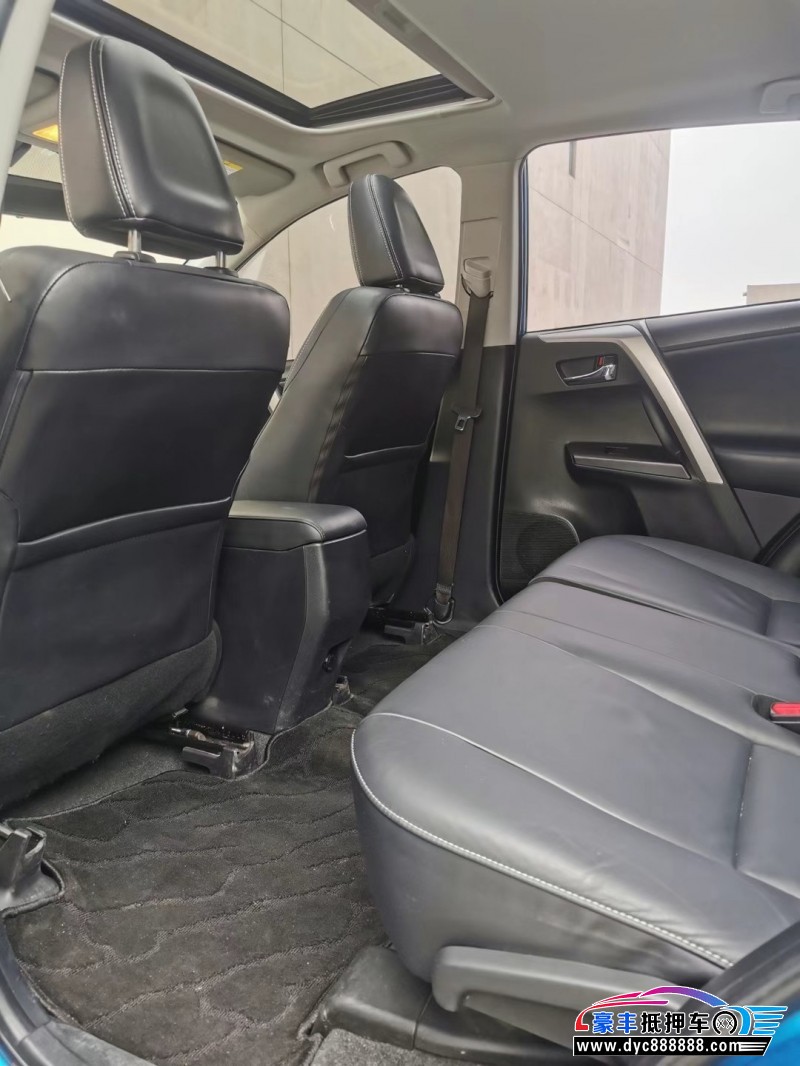 16年丰田RAV4轿车抵押车出售