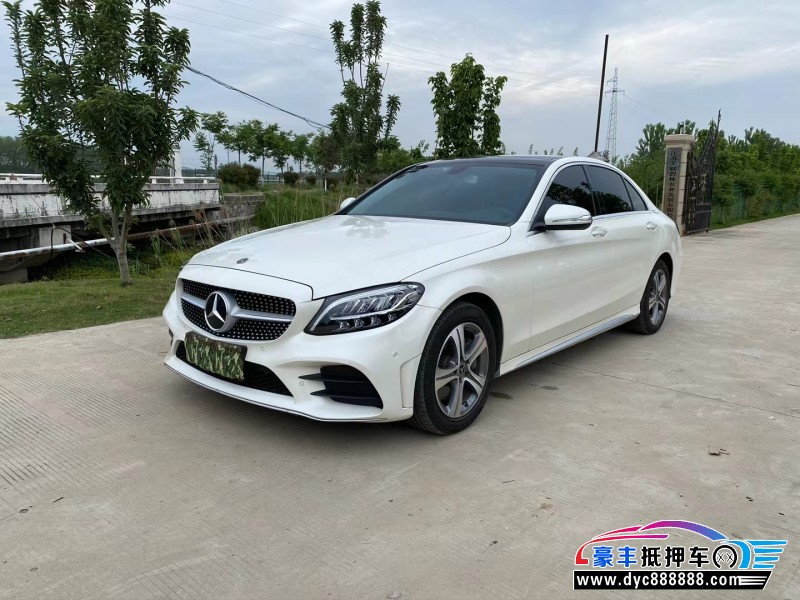 20年奔驰C级轿车抵押车出售