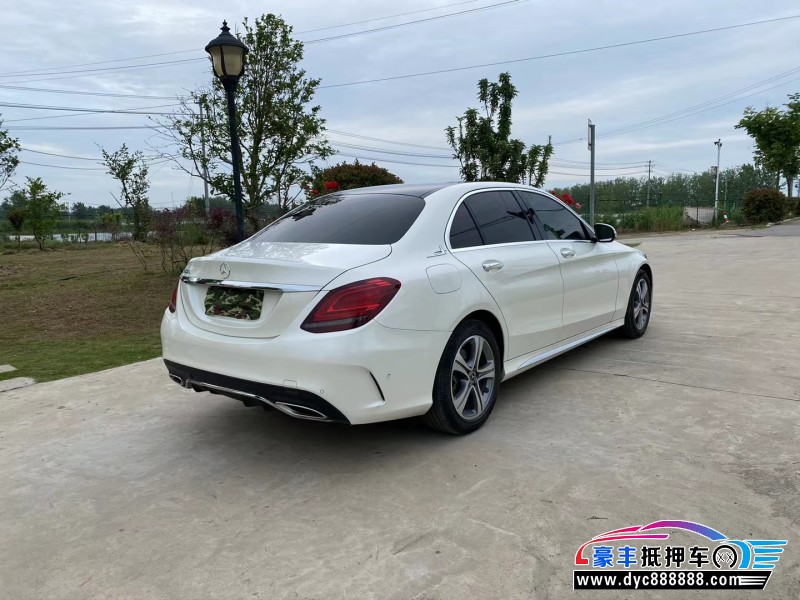 20年奔驰C级轿车抵押车出售