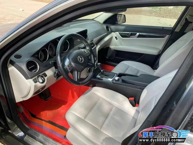 13年奔驰C轿车抵押车出售