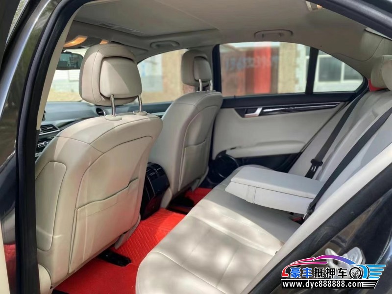 13年奔驰C轿车抵押车出售