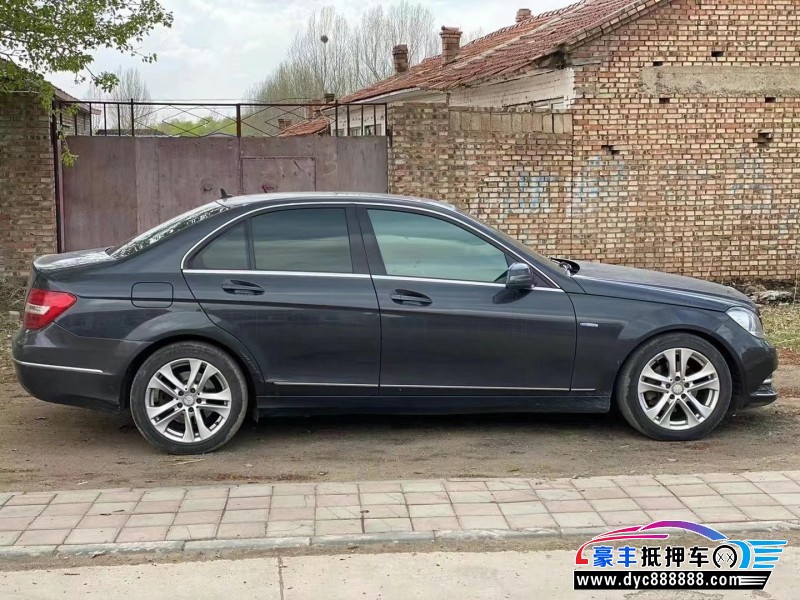 13年奔驰C轿车抵押车出售