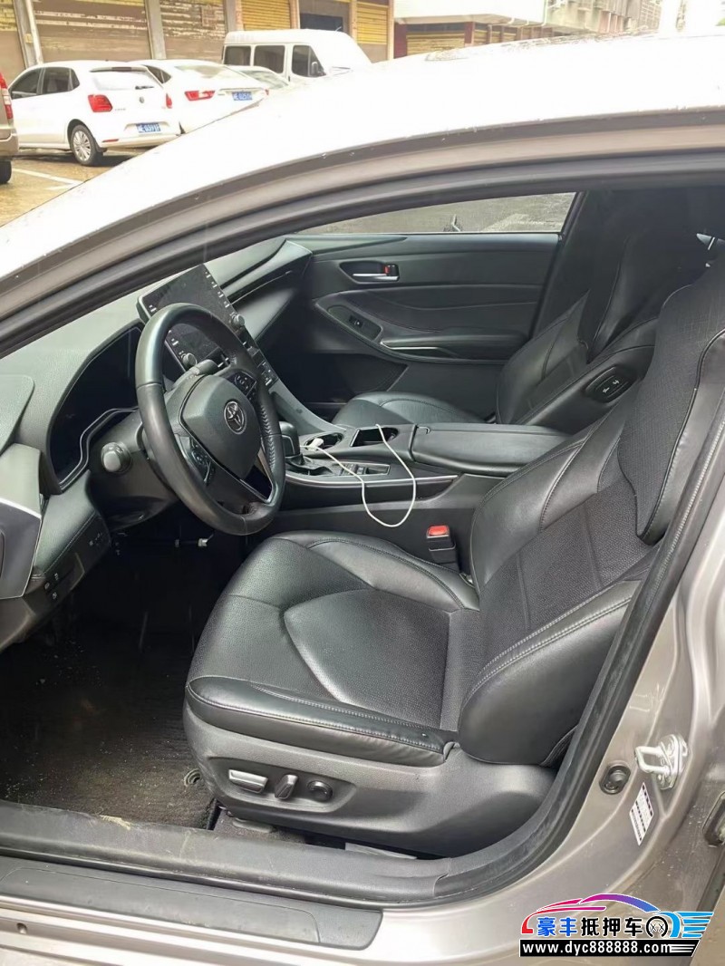 22年丰田亚洲龙轿车抵押车出售