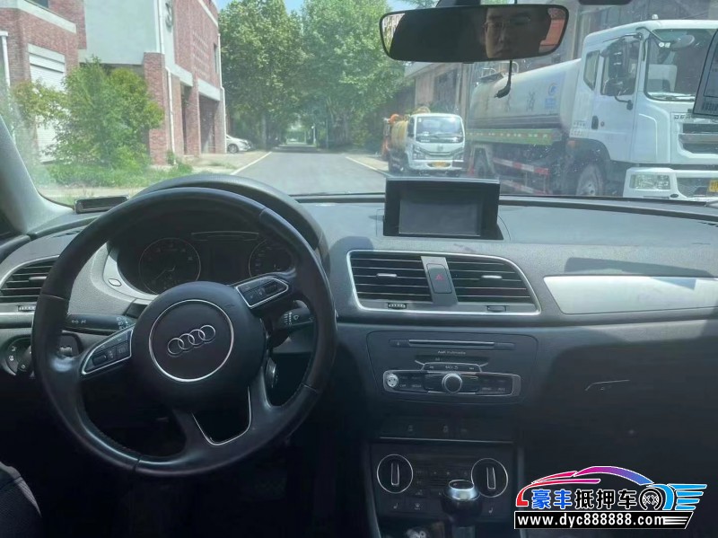 17年奥迪Q3轿车抵押车出售