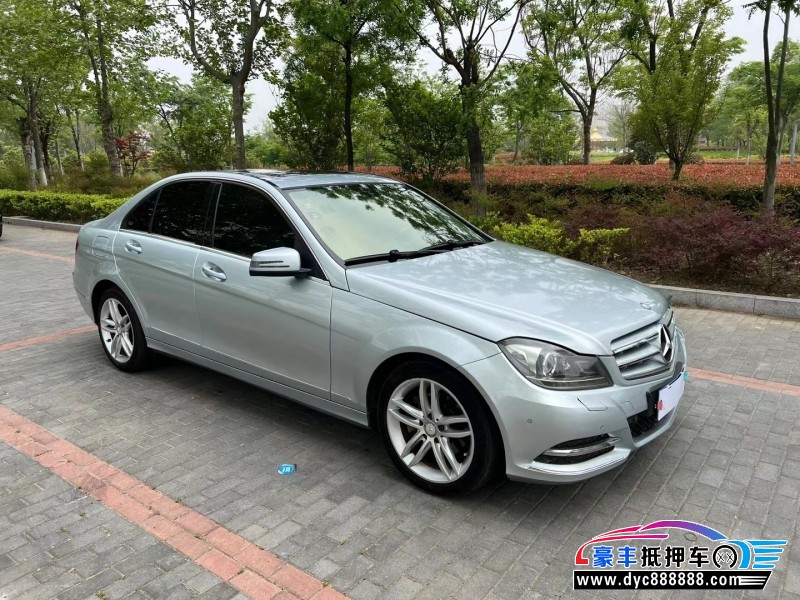13年奔驰C轿车抵押车出售