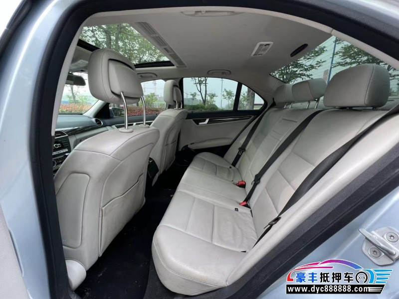 13年奔驰C轿车抵押车出售