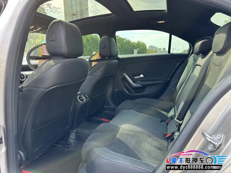 20年奔驰A轿车抵押车出售